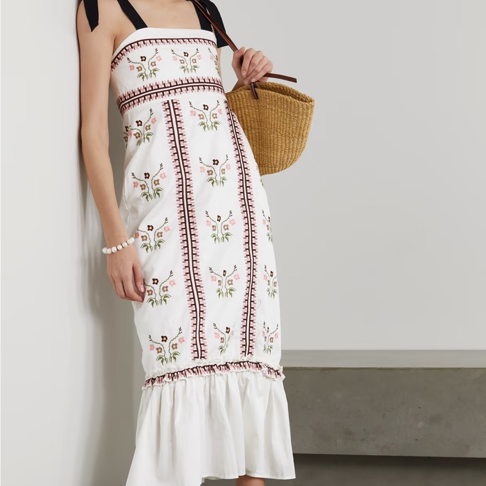 Lug Von Siga 
Greta Dress 
Offwhite W. Embroidery, 34